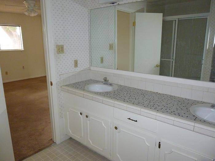Master Bedroom Bathroom