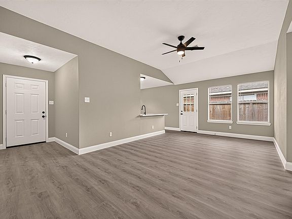 5th image of 4718 Fairgreen Ln