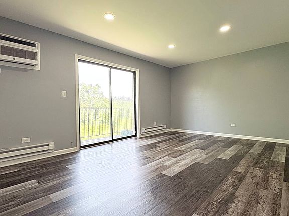 2nd image of 1518 Crimson Ln APT 2A