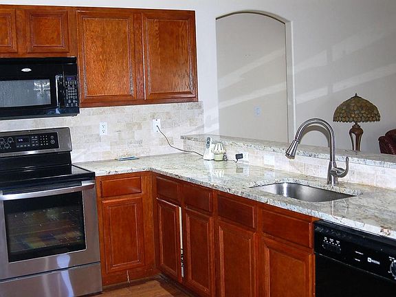 3rd image of 1173 Waterford St SE