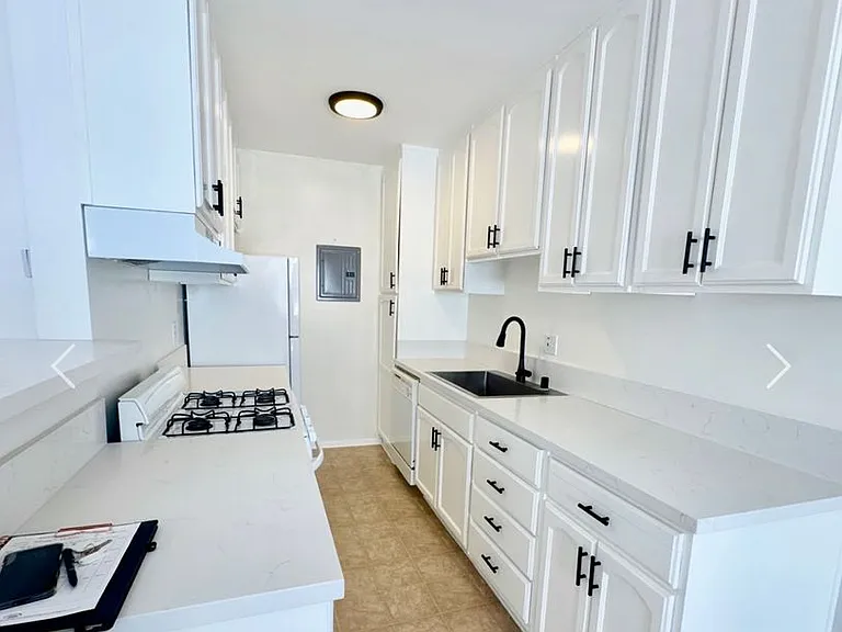 1711 Granville Ave. — Photo 7