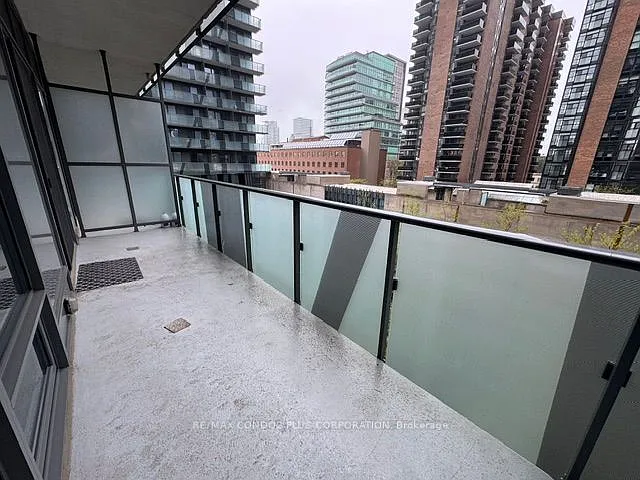 1080 Bay St #409 — Photo 12