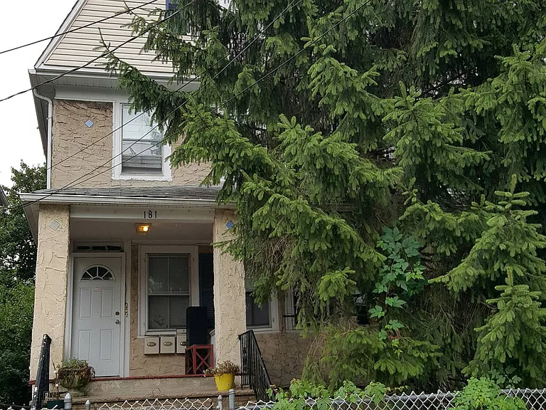 181 Forest St #3 — Photo 11