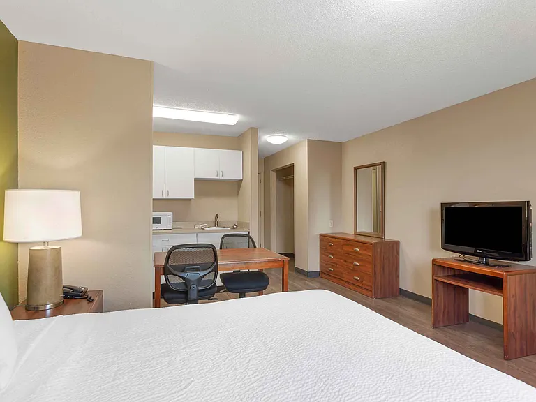 Studio Suite - 1 Queen Bed