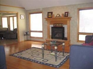 401 N Valley Stream Dr, Derby, KS 67037