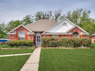 330 High Ridge Dr, Krum, TX 76249
