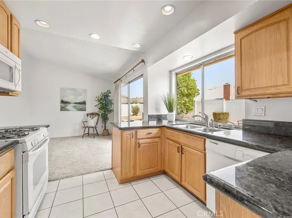 4035 Grimsby Ln, Riverside, CA 92505