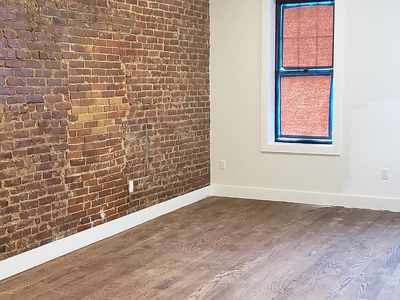 4th image of 636 Faile St #2A