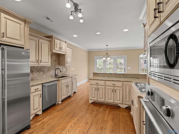 5th image of 103 Cedar Valley Ct