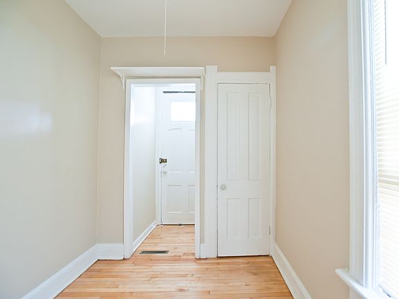 3rd image of 2573 N Bartlett Ave