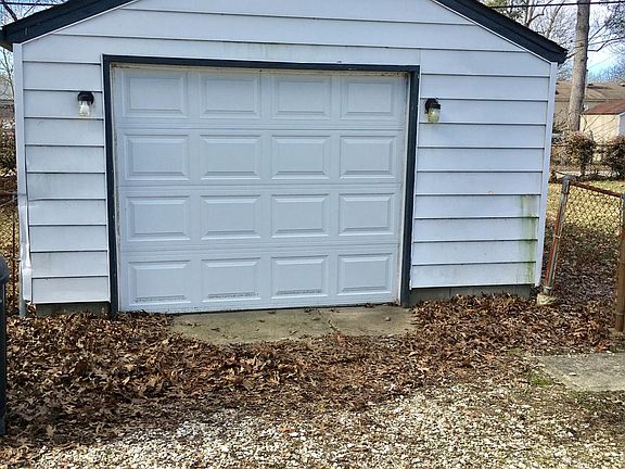 3rd image of 510 Hanley St