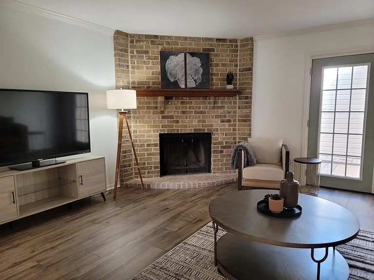 1005 Park Meadow Dr — Photo 4