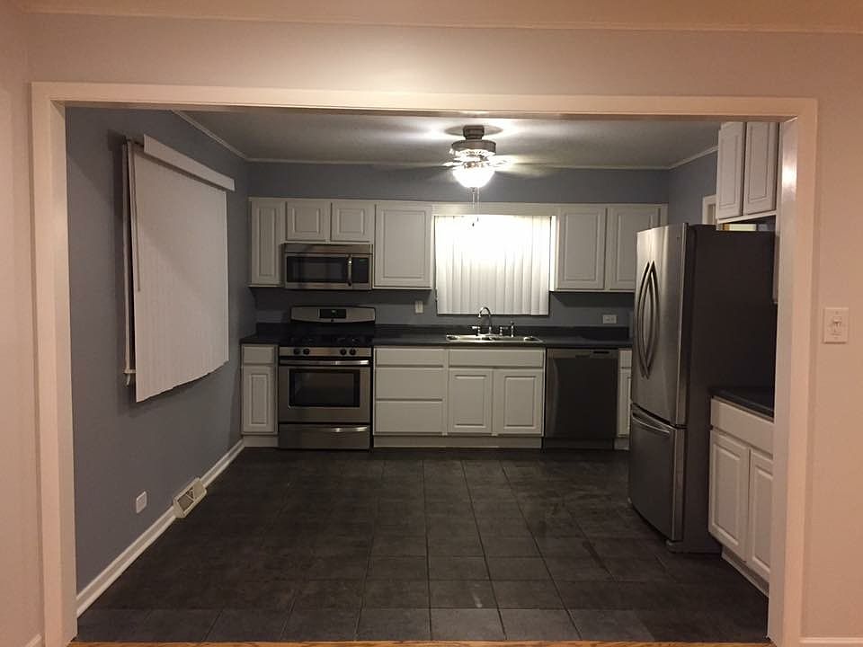 Spacious dine in kitchen