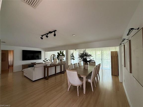 3rd image of 576 Retreat Dr Unit 201