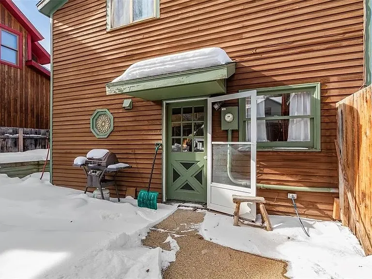 110 S Harris St — Photo 14