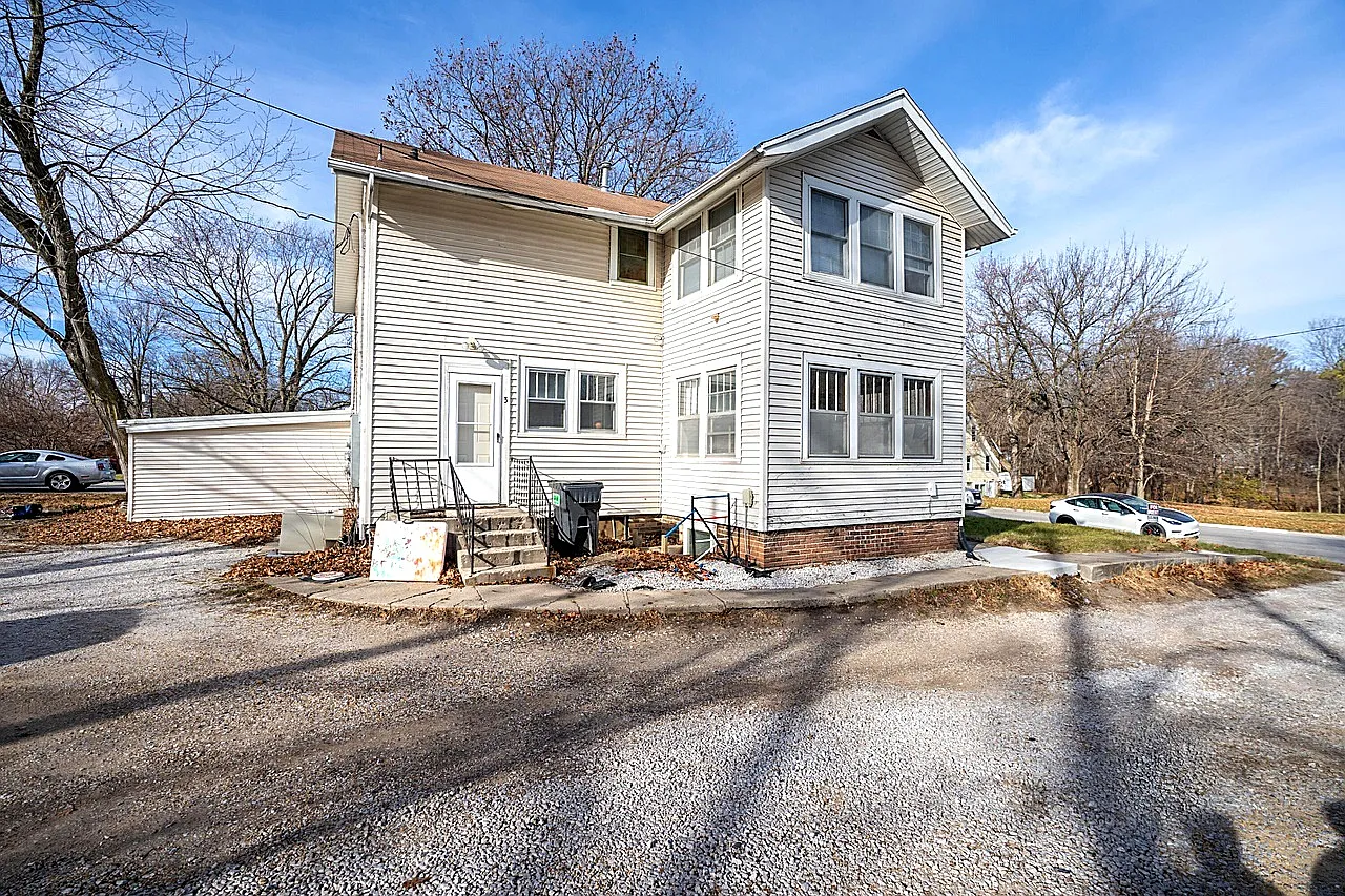6 bed, 1912 sqft, $2,700 — Photo 1