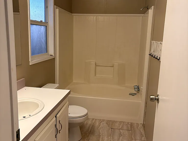 14588 Hamilton Nord Cana Hwy #B — Photo 7