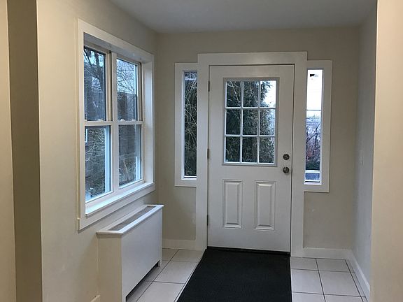 4th image of 124 Saint Pauls Ave