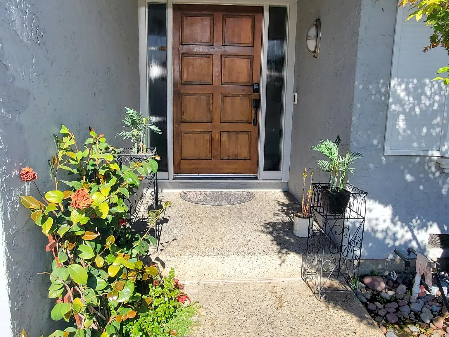4 bed, 2.5 bath, 2100 sqft, $7,000 — Photo 2