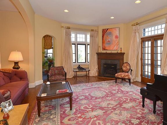 Living Room with Gas Fireplace