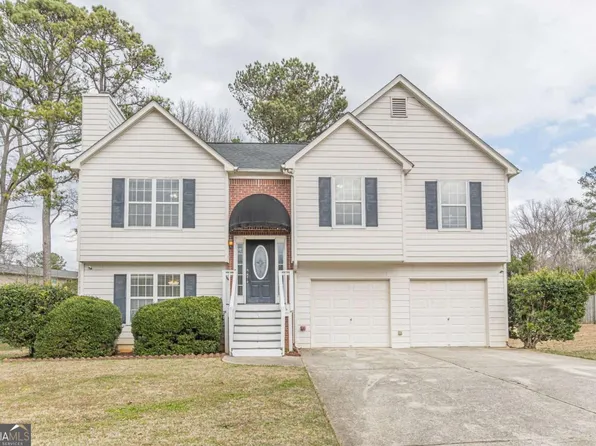 71 Farm St, Hiram, GA 30141