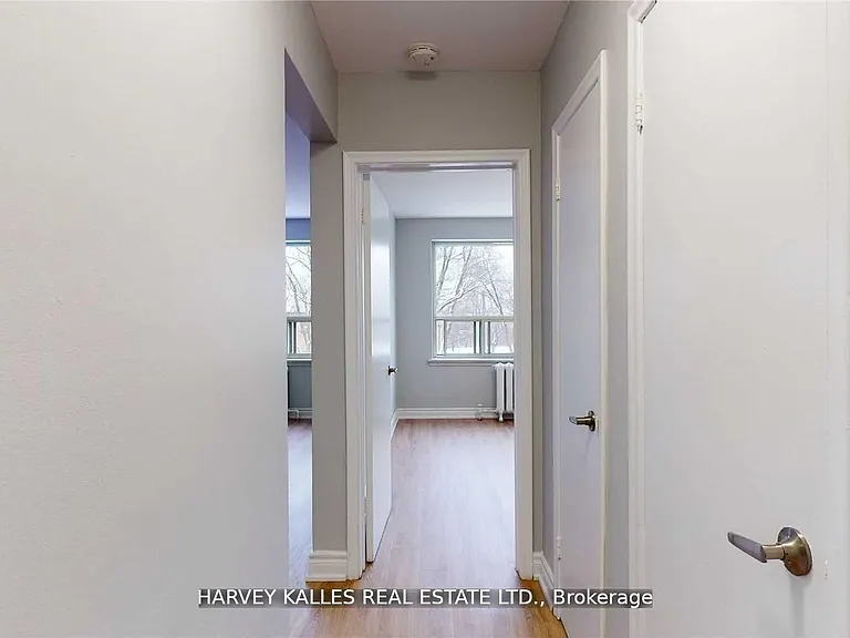 4 Greentree Ct #B3 — Photo 11