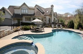 2nd image of 19 Reese Dr