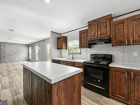 3rd image of 1617 Sweet City Rd