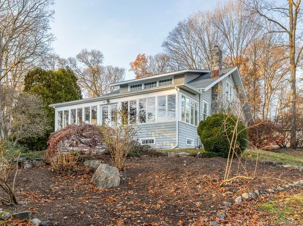 49 Marva Lane, Stamford, CT 06903