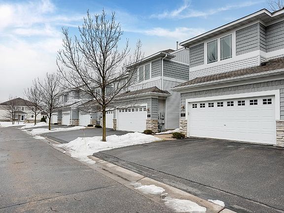 3rd image of 621 Sutherland Dr