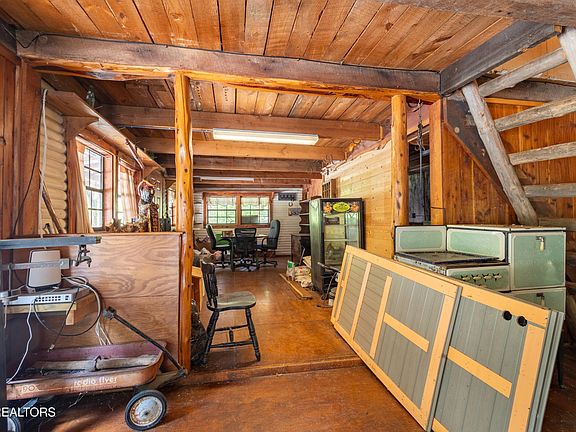 3rd image of 1239 Wears Valley Rd Parcel 86-009.06