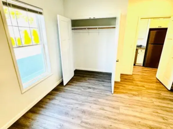 169 Boston Post Rd #5, Waterford, CT 06385