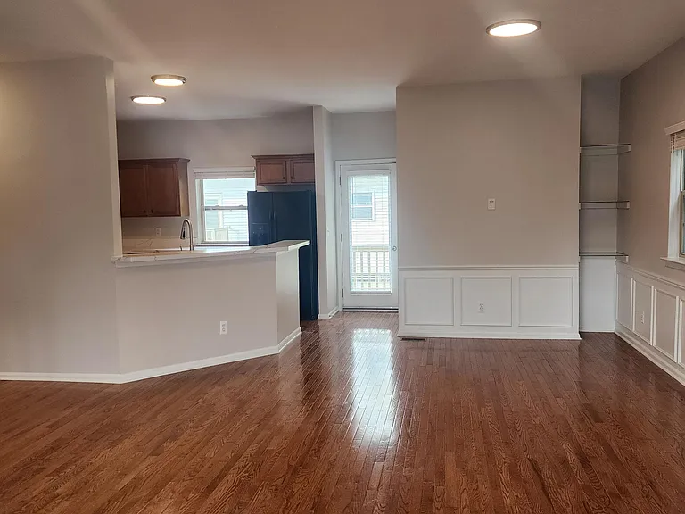 1574 Kessler Ave — Photo 5