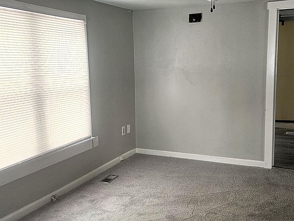 4th image of 219 E Taylor St