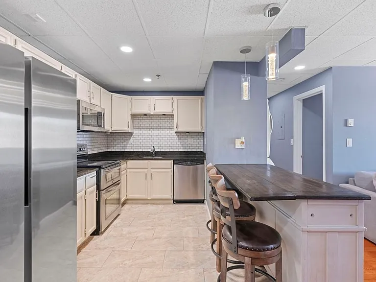 64 Foster St #403 — Photo 15