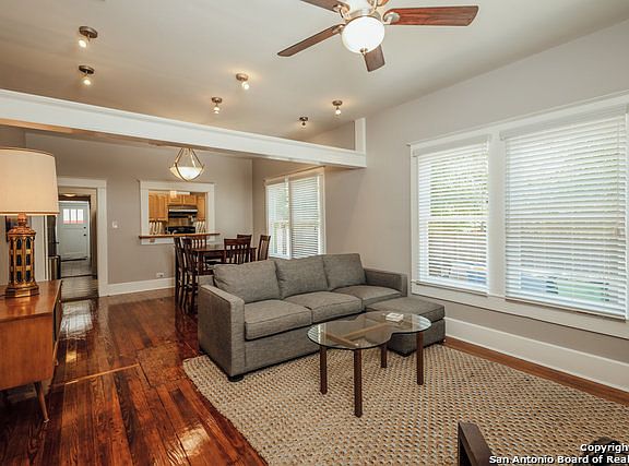 3rd image of 226 W Whittier St #1