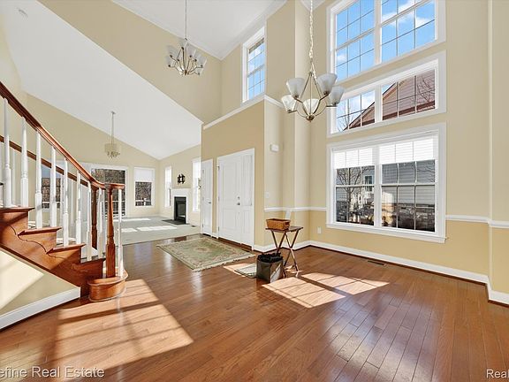 4th image of 42896 Cardinal Way