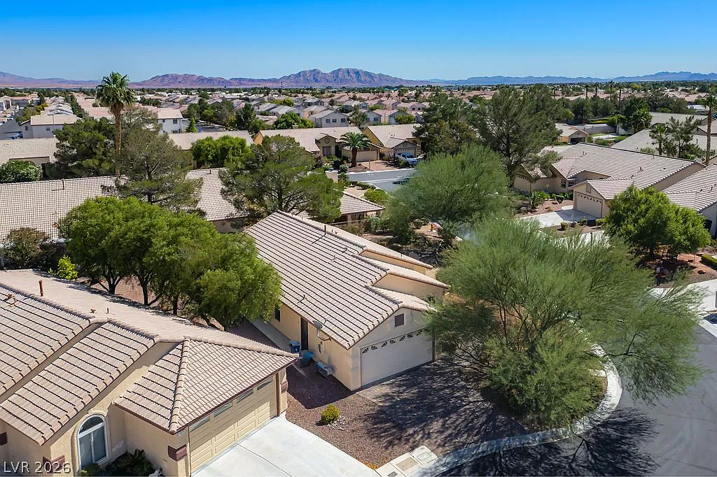 3 bed, 2.0 bath, 1625 sqft, $1,895 — Photo 4