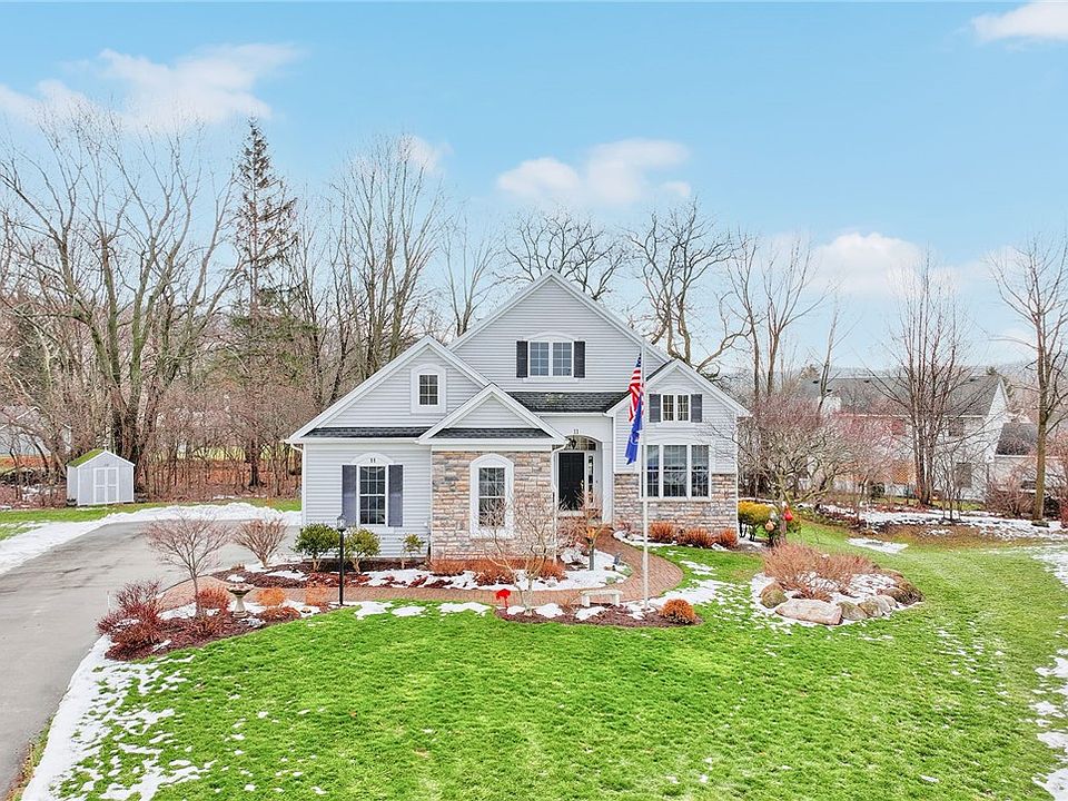 1st image of 11 Canton Mdw