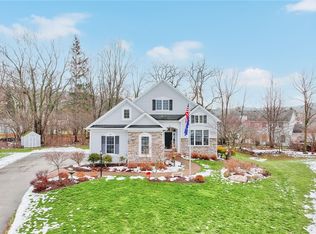11 Canton Mdw, Fairport, NY 14450