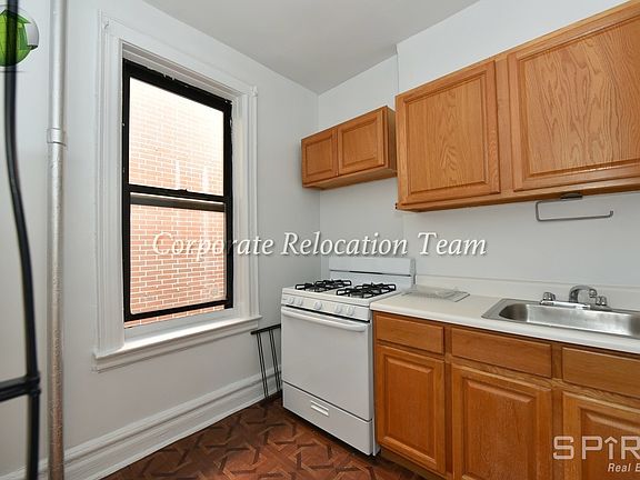 5th image of 31-50 33rd St Unit 2C