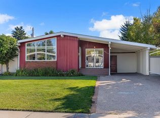 9524 W 3rd St SE, Calgary, AB T2J0W8