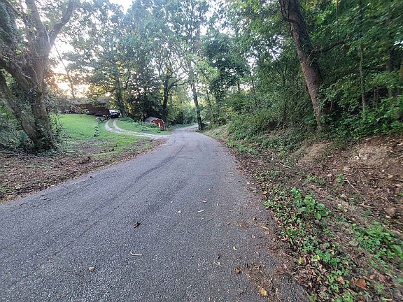 3rd image of 130 Bettis Ln