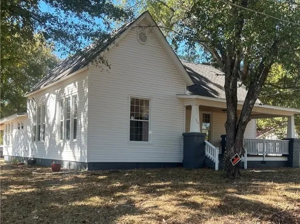 504 S 9th St, Paris, AR 72855