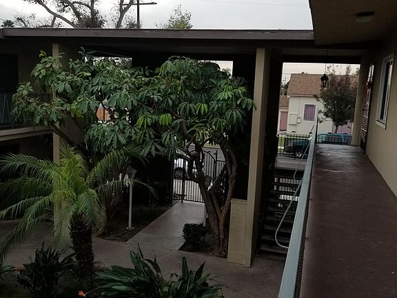 4th image of 17504 Grand Ave