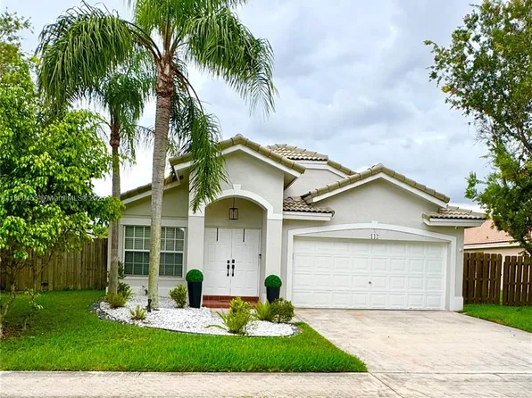 142 SW 204th Ave, Pembroke Pines, FL 33029