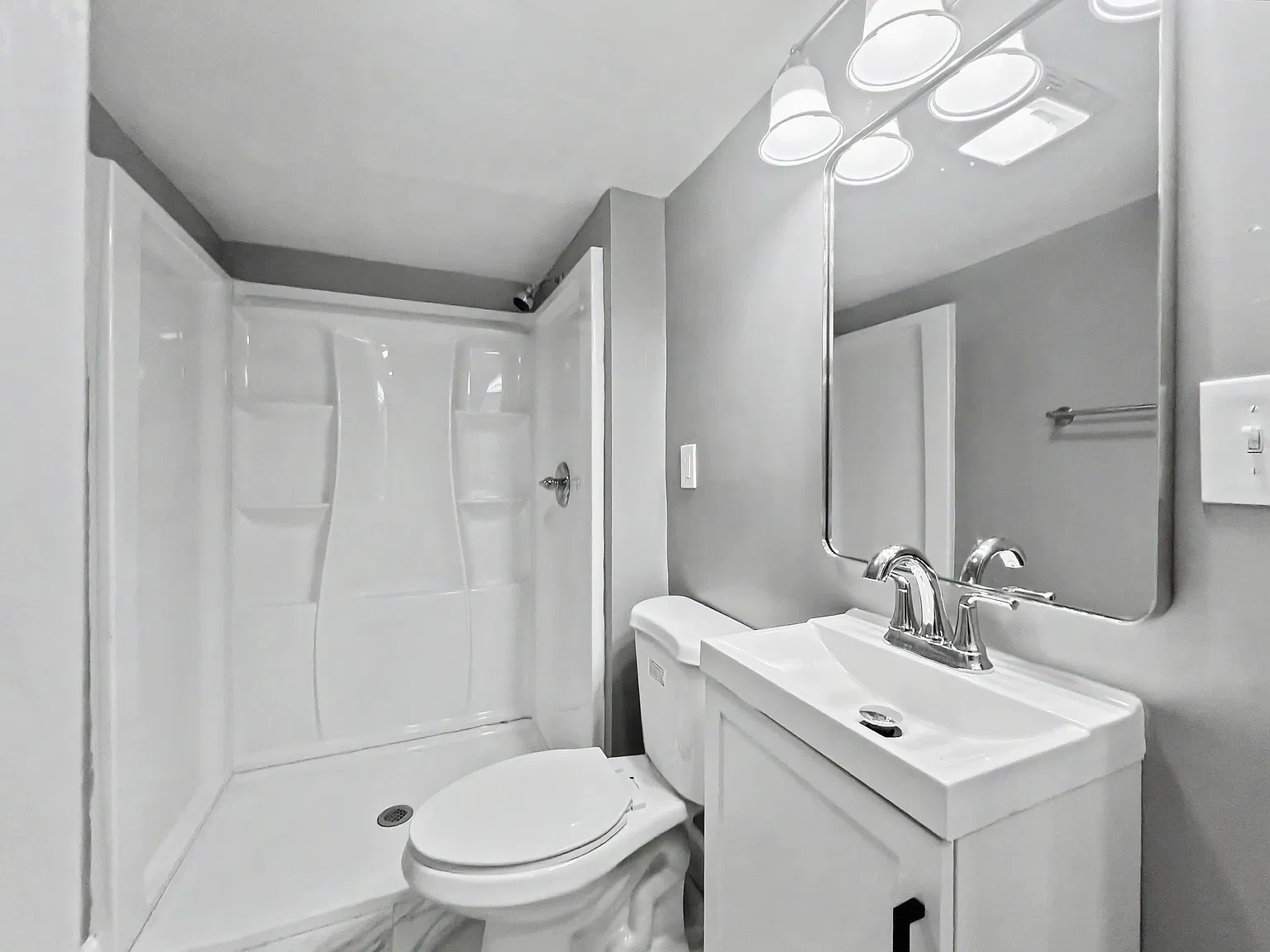 4 bed, 1364 sqft, $2,800 — Photo 2