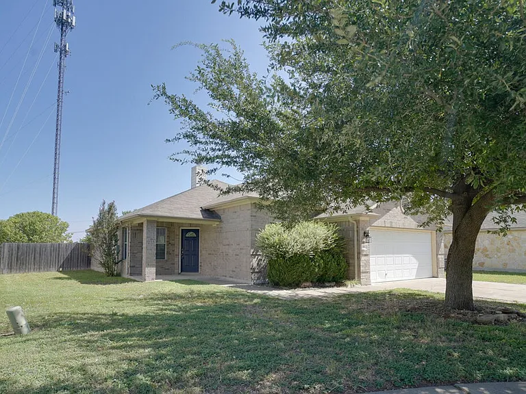 311 Gainer Dr — Photo 2