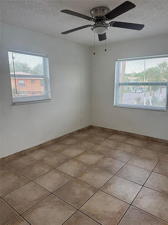 2 bed, 1.0 bath, 900 sqft, $1,400 — Photo 4