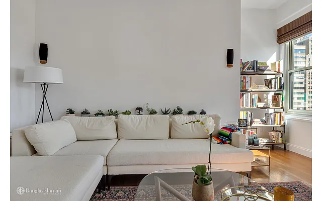 Rented by Douglas Elliman | media 22